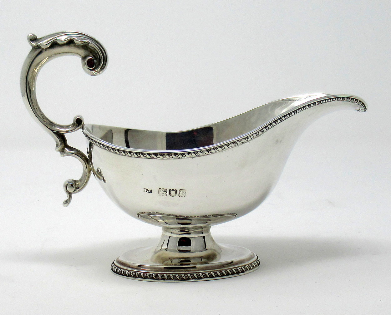 178. Sterling Silver Pair Edwardian Gravy Boats Maurice Freeman London 1900. 10ozs - Image 3