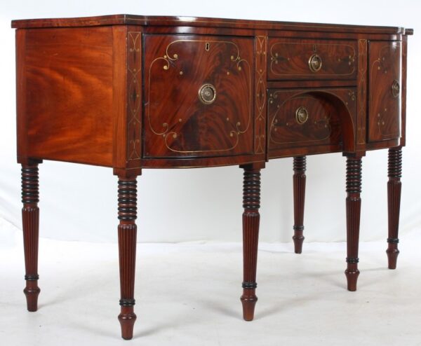 085. Fine Regency Mahogany Bow-Fronted Sideboard manner of Gillows