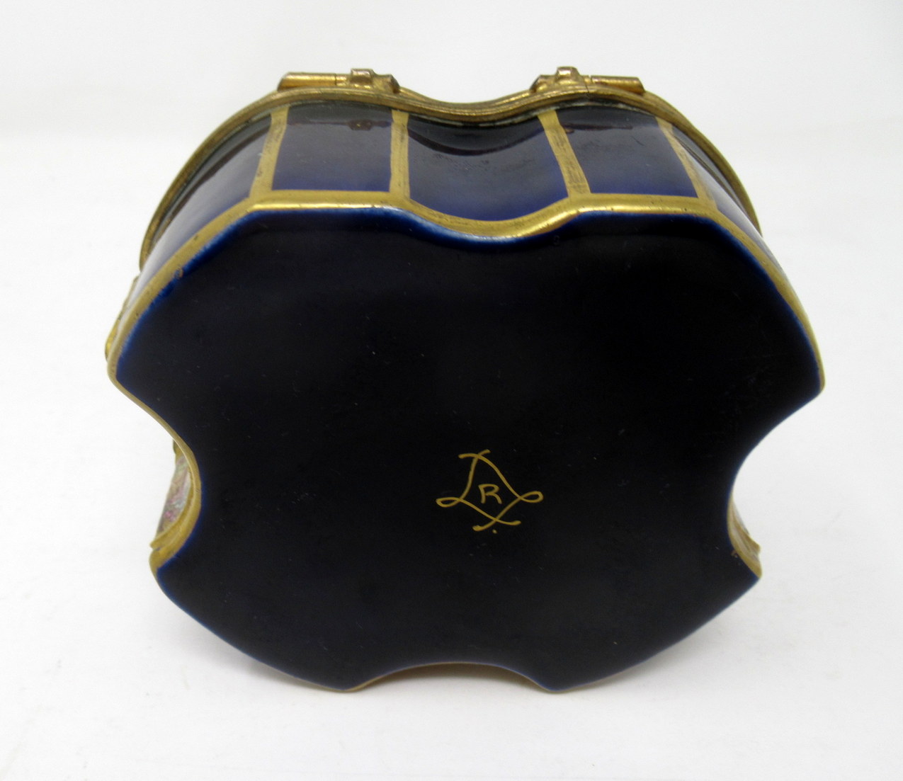 558. French Sevres Porcelain Hand Painted Jewellery Casket Ormolu Mounts 19th Century - Image 11