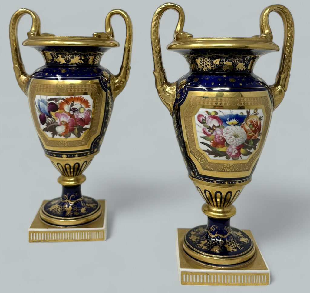980. Antique English Regency Pair Coalport or Rockingham Urns Vases Centerpieces 1815
