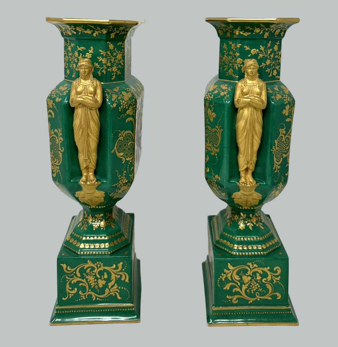 592. Antique Pair French Sèvres Porcelain Gilt Mounted Urns Vases Centerpieces 1830 - Image 4