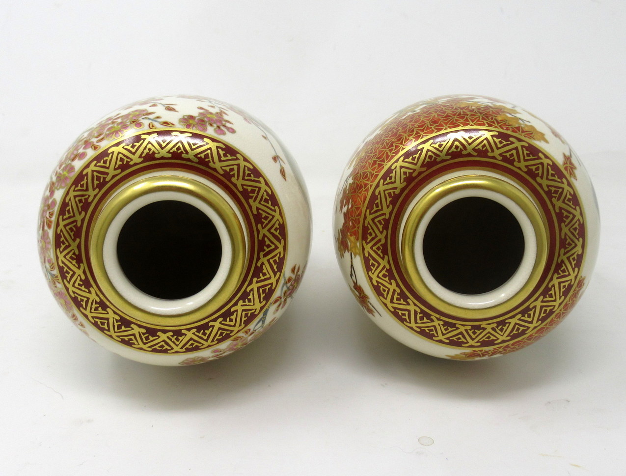 590. Antique Vintage Pair Japanese Hand Painted Gilt Vases Meiji Period - Image 7