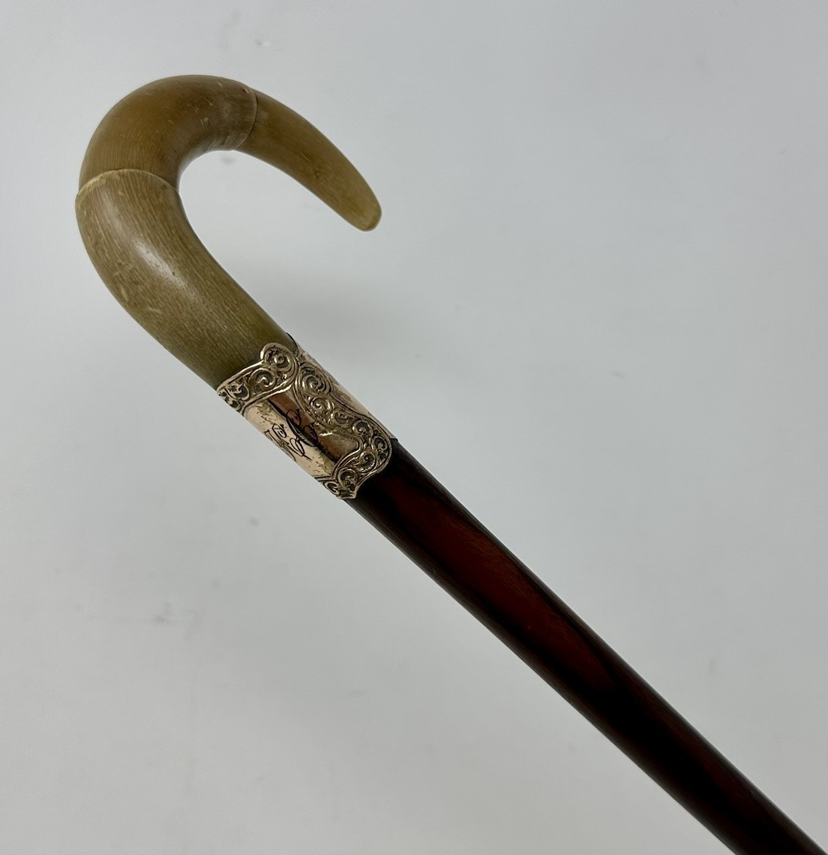 324. Antique Vintage English Walking Stick Cane Wooden Gold Plated Cow Horn Handle - Image 5