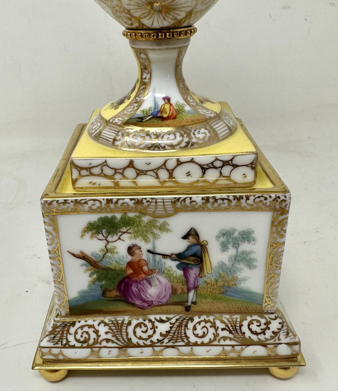 075. Antique Pair Austrian Royal Vienna Beehive Porcelain Gilt Mounted Table Lamps - Image 9