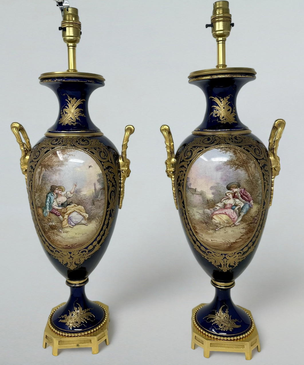 916. Pair Antique French Sèvres Porcelain Ormolu Gilt Bronze Dore Table Urn Lamps - Image 3