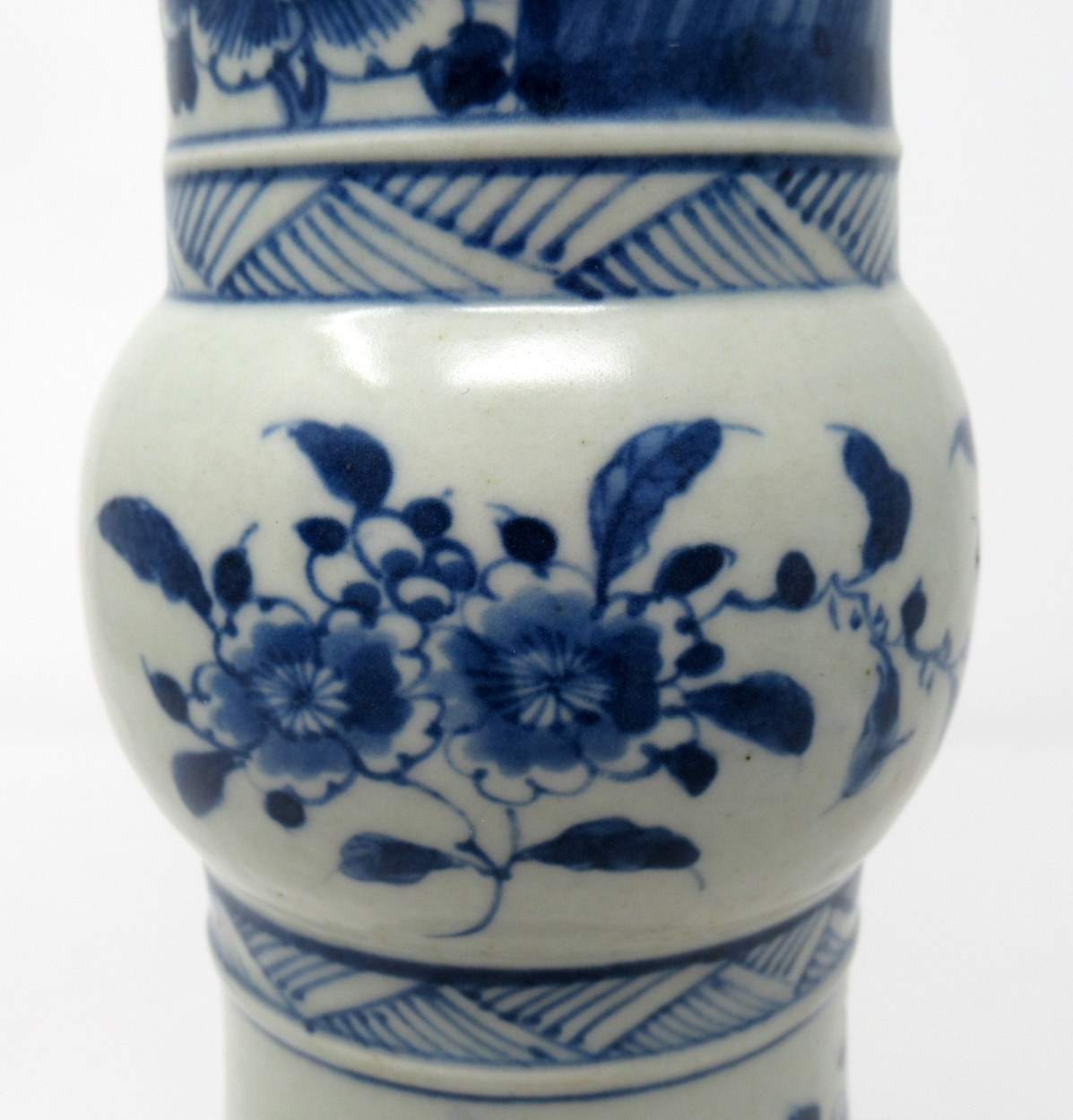 398. Fine Pair Chinese Export Hand Painted Vases 19thCt - Image 7