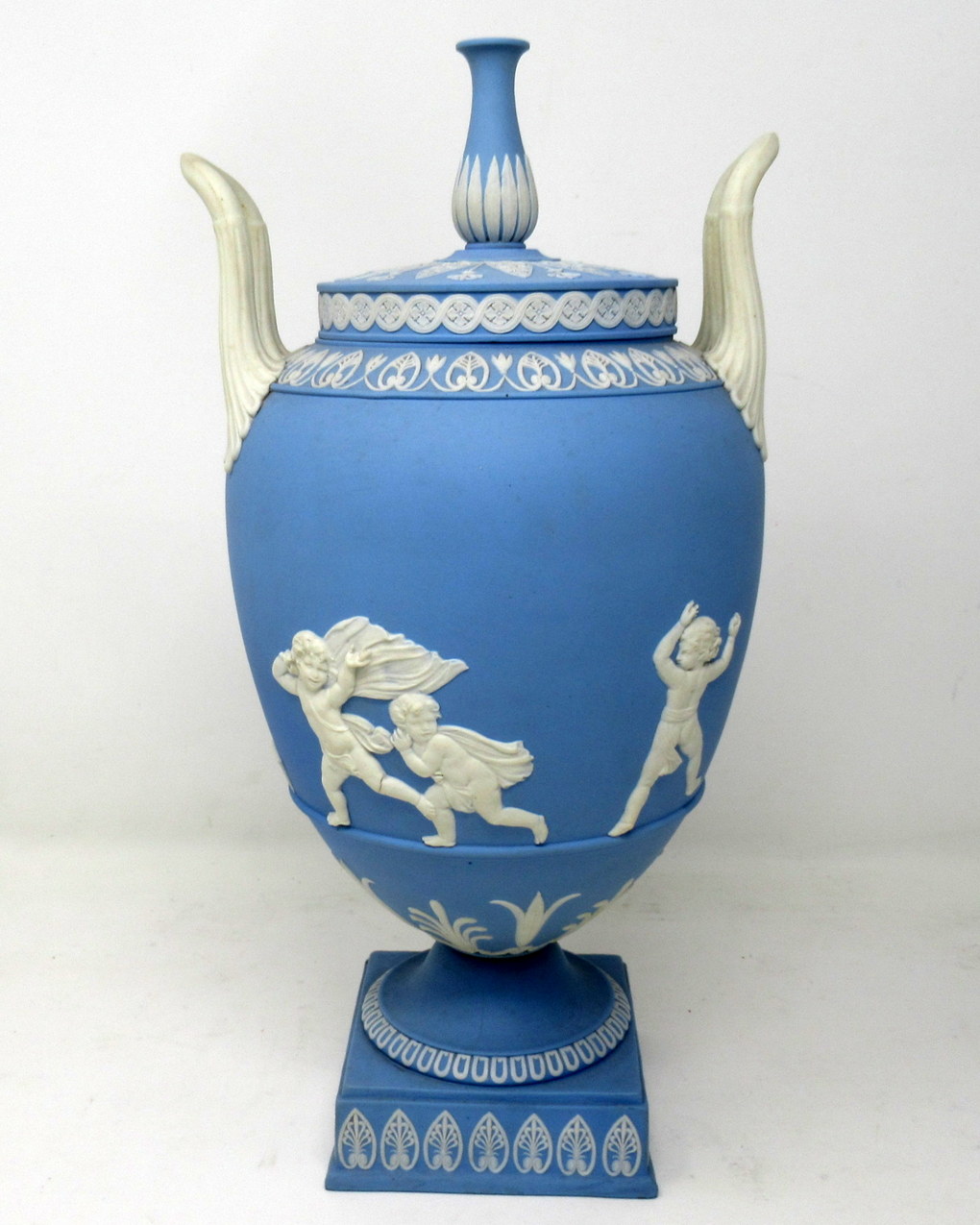 093. Antique Pair of Blue Wedgwood Jasperware Ceramic Urns Vases John Flaxman Cherubs - Image 5