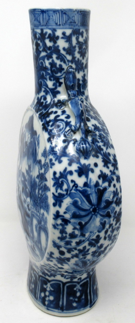 328. Superb LARGE Chinese Export Porcelain Hand Painted Blue White Moon Flask 19th Ct - Image 4