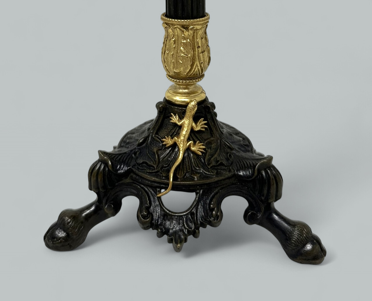 884. Antique Pair French Ormolu Gilt Bronze Dore Empire Candlesticks with Lizards 19C - Image 4