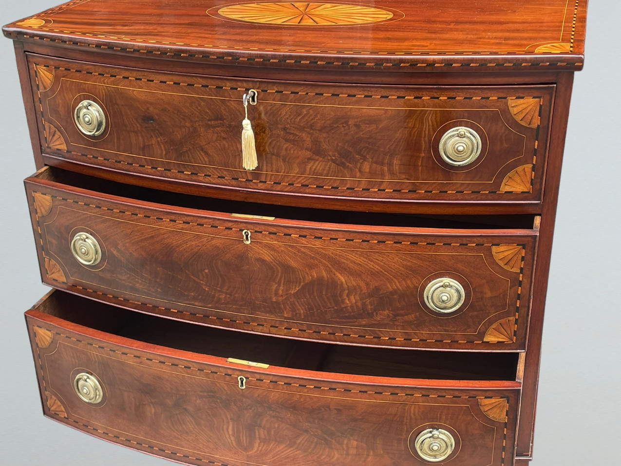 627. Georgian Mahogany Satinwood Bow Front Chest Drawers Sheraton Period 18th Century - Image 4