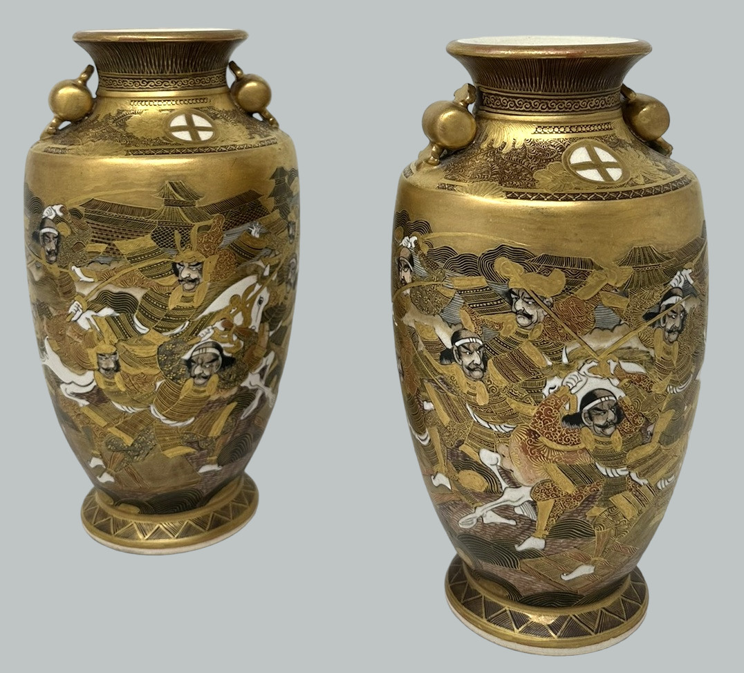 563. Antique Pair Japanese Satsuma Hand Painted Vase Urns Meiji Period 1868-1912 - Image 4