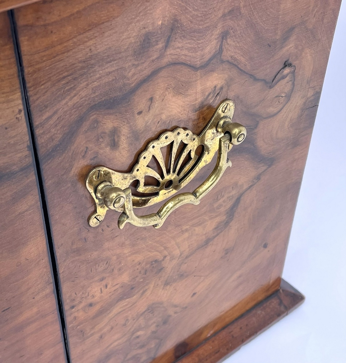 936. Antique Victorian Traveling Wooden Burl Walnut Writing Slope Stationary Box 19c - Image 3