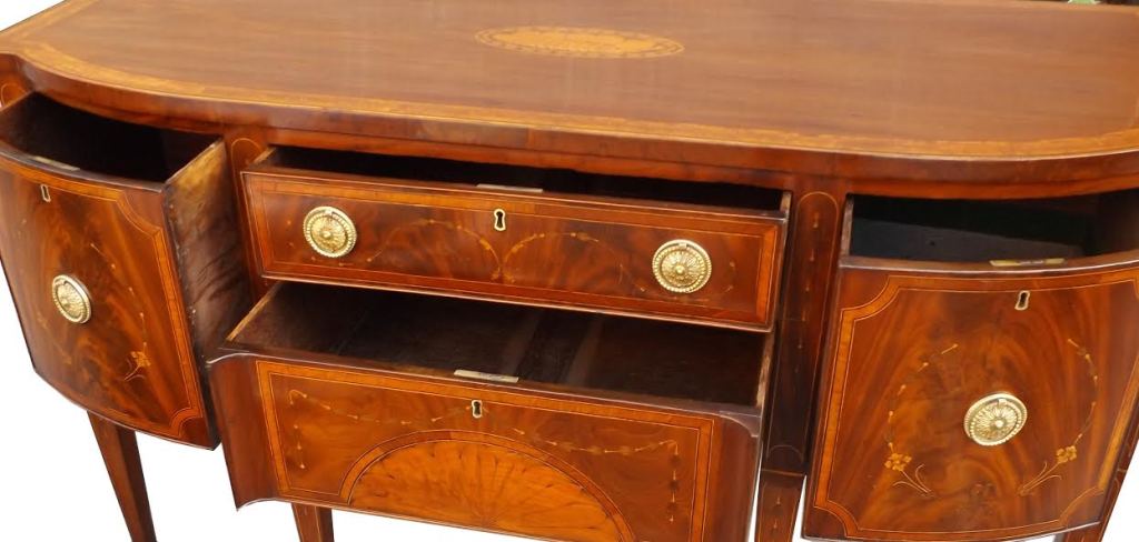 713. Fine English Georgian Mahogany Bow-Fronted Sideboard late 18thCt - Image 2