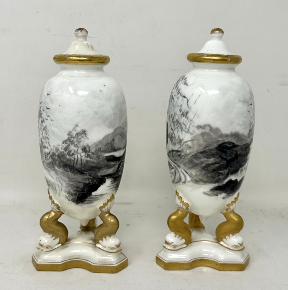 453. Antique Pair French Gilt Porcelain Vases or Urns en grisaille Lover Scenes 19Ct - Image 4