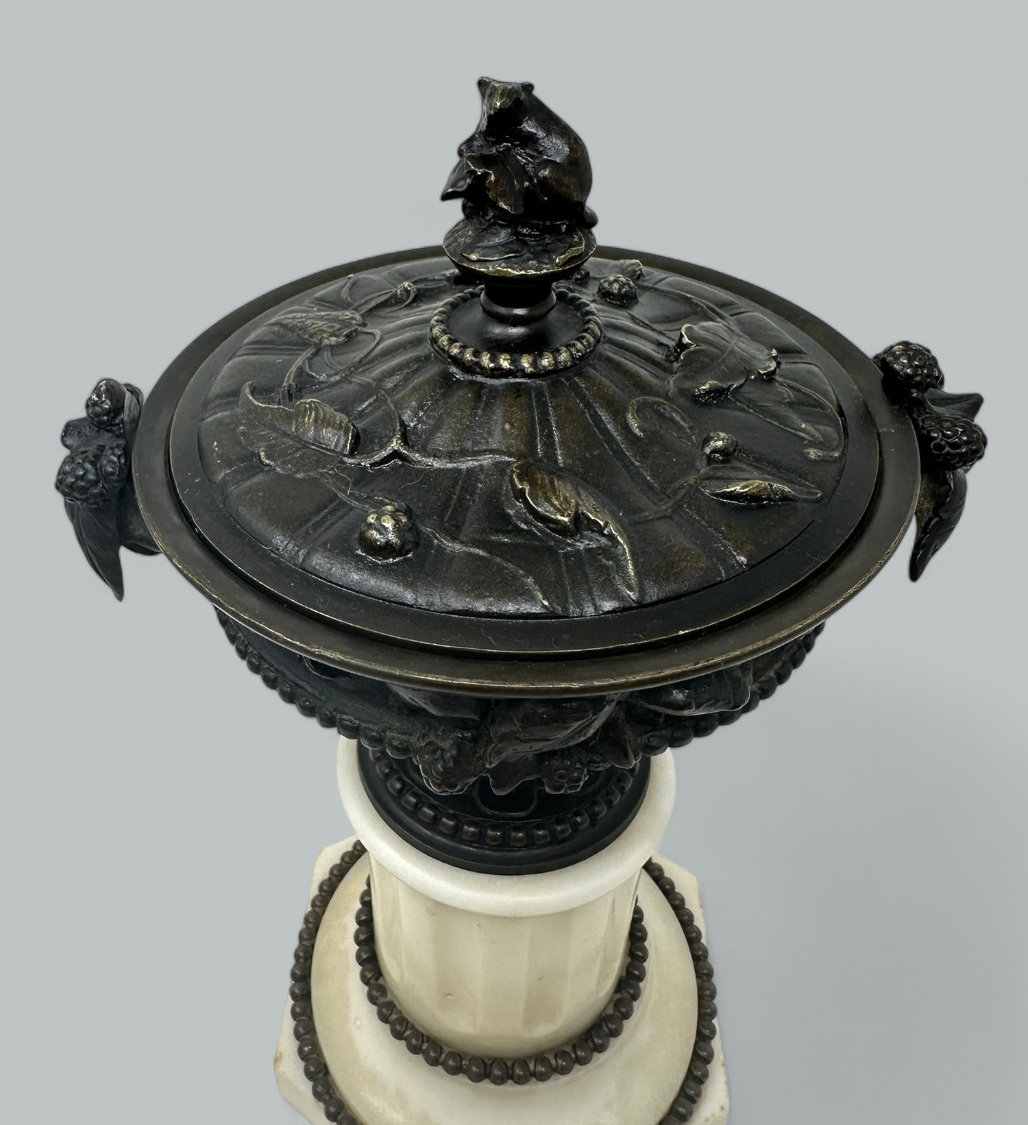 904. Pair French Grand Tour Ormolu Bronze Dore Statutory Marble Tazza Urns Vases 19Ct - Image 4