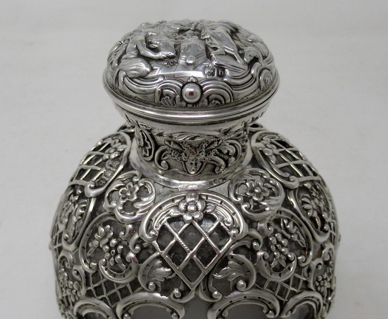 418. Large Antique English Crystal Sterling Silver Scent Perfume Bottle William Comyns - Image 8