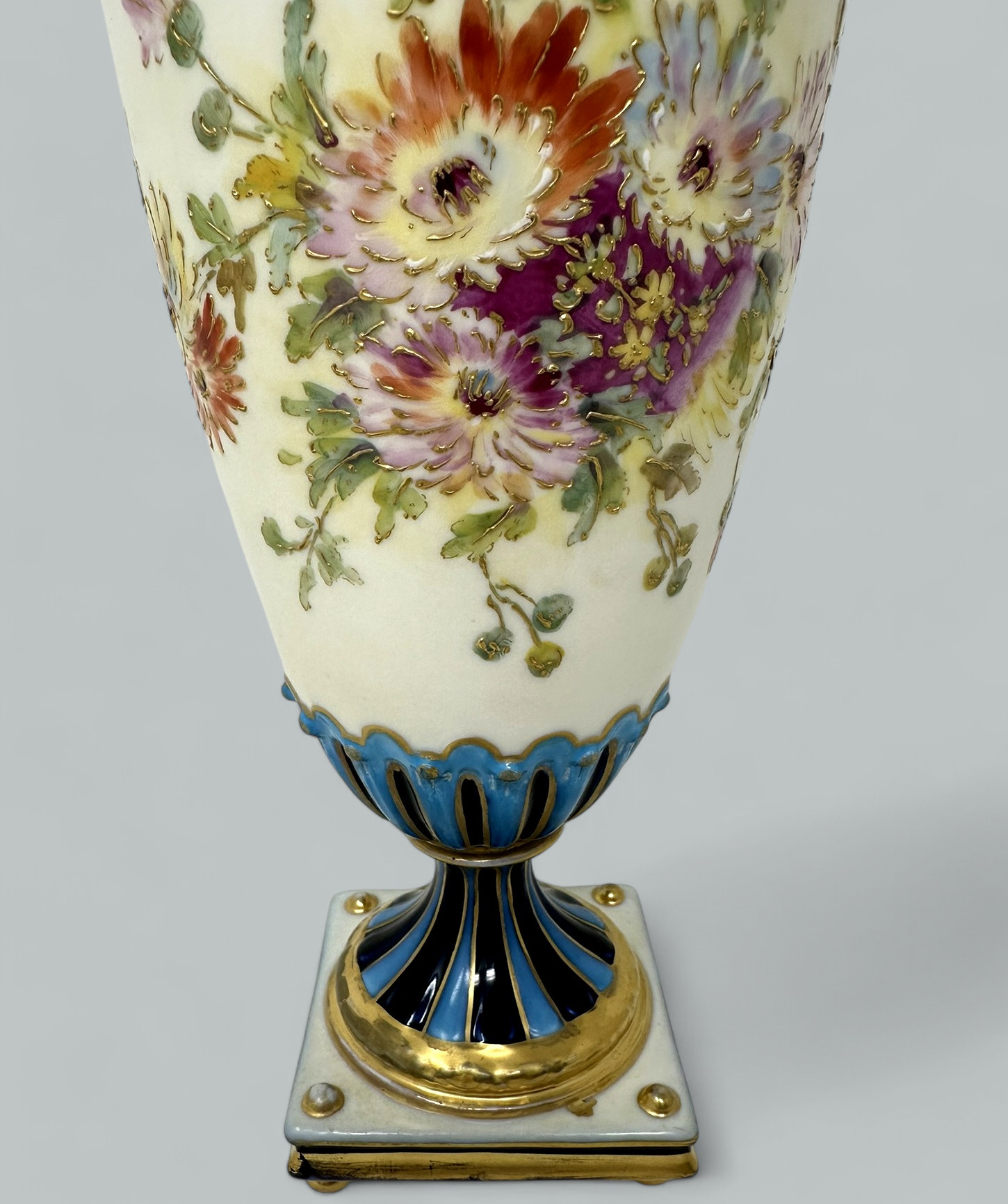 373. Antique Czechoslovakian Porcelain Hand Painted Gilt Vase Ewer Centerpiece 1920 - Image 4