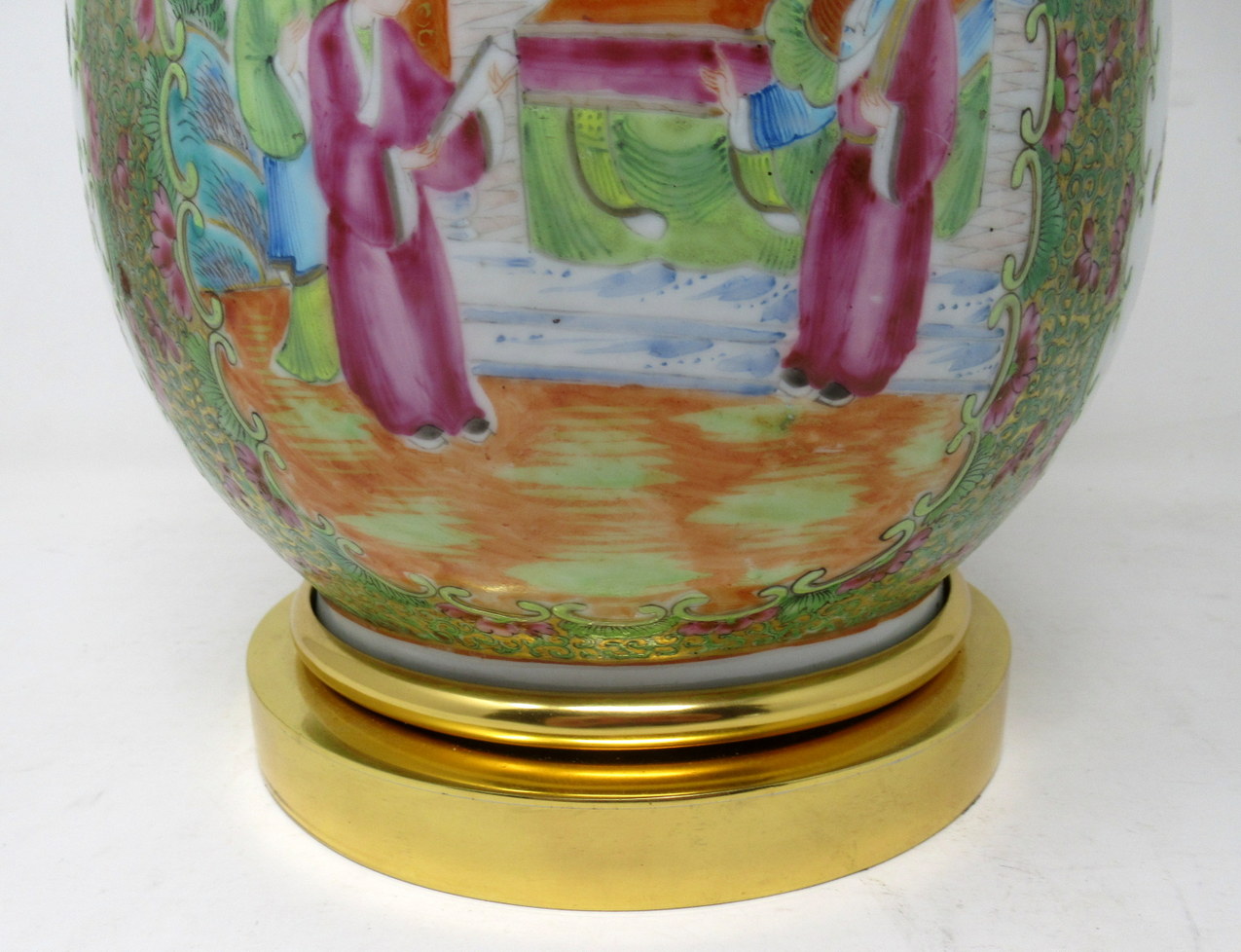 759. Antique Famille Rose Medallion Canton Cantonese Ormolu Chinese Table Lamps Pair - Image 7