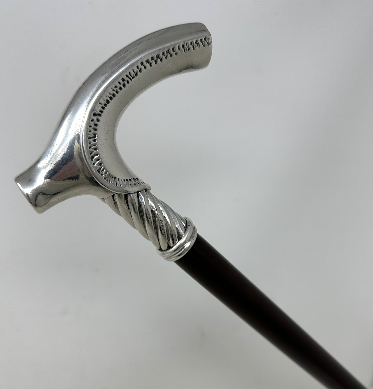 613. Antique Vintage Ladys Art Nouveau Wooden Walking Dress Stick Sterling Silver - Image 3