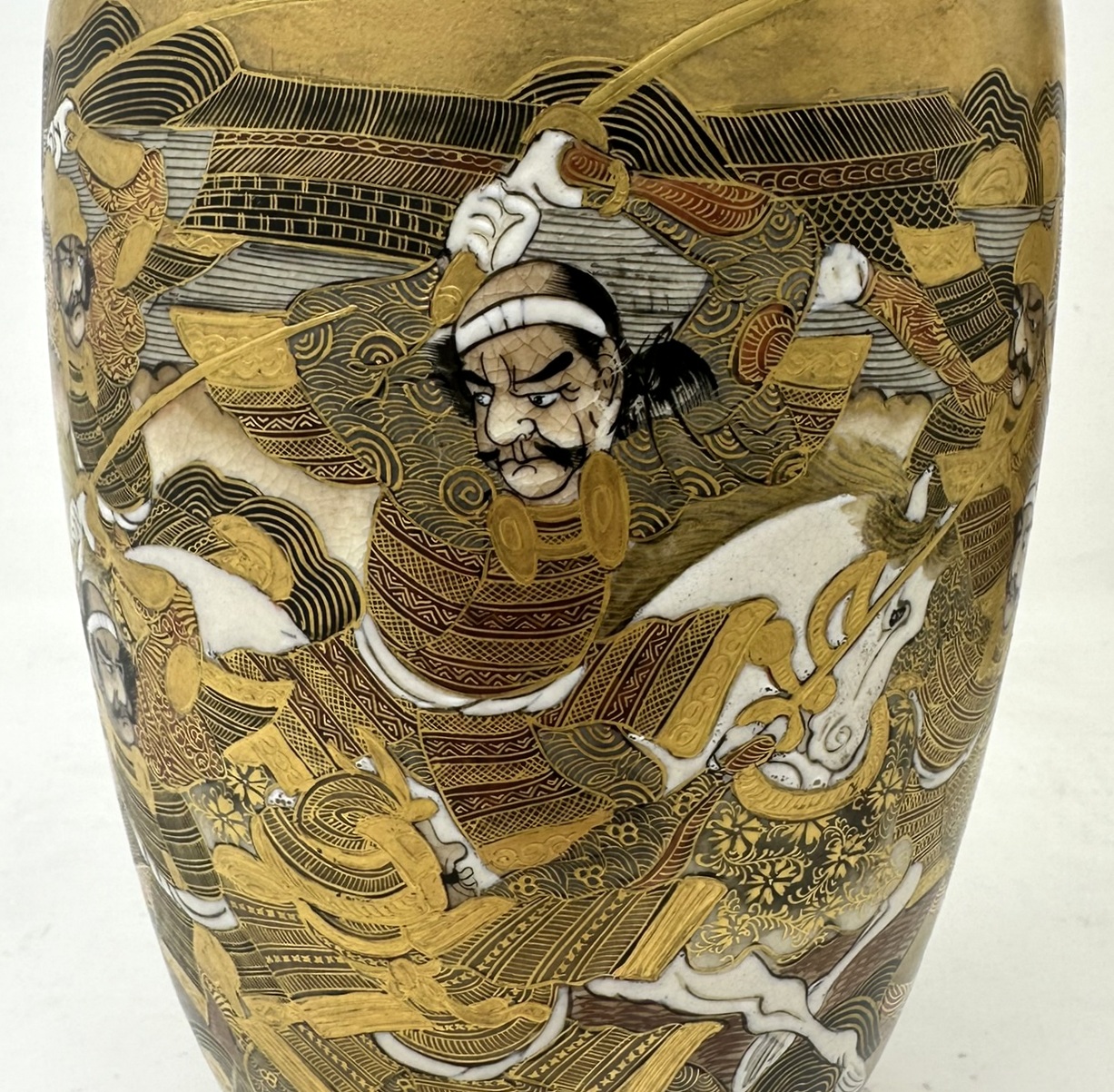 563. Antique Pair Japanese Satsuma Hand Painted Vase Urns Meiji Period 1868-1912 - Image 8