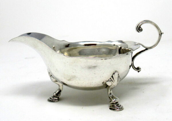 753. Rare Irish Georgian Dublin Silver Sauce Boat Circa 1755 Edward Raper 8.2.ozs