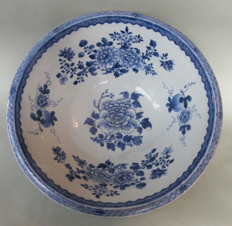 440. Rare Chinese Porcelain Chien Lung Basin 18th Ct - Image 2