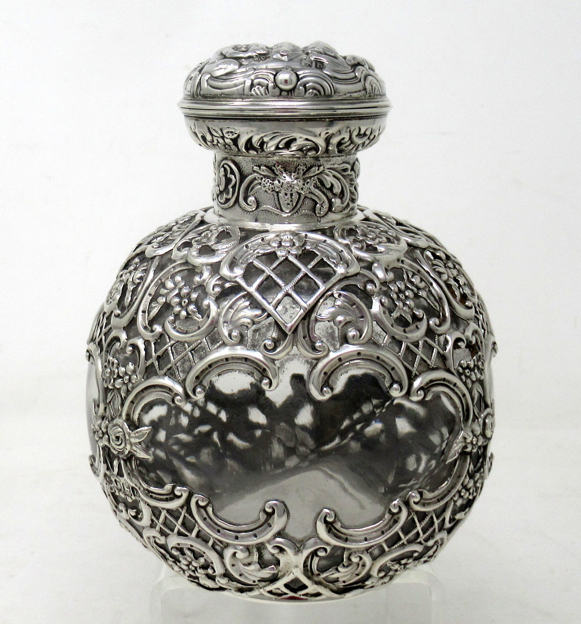 418. Large Antique English Crystal Sterling Silver Scent Perfume Bottle William Comyns