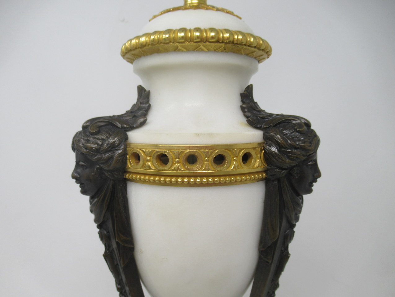 684. Antique Pair of French Ormolu Gilt Bronze White Cream Marble Urns Table Lamps - Image 11