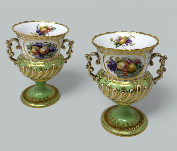 674. Antique English Pair Frederick Adams Copeland Urns Vases Centerpieces Still Life