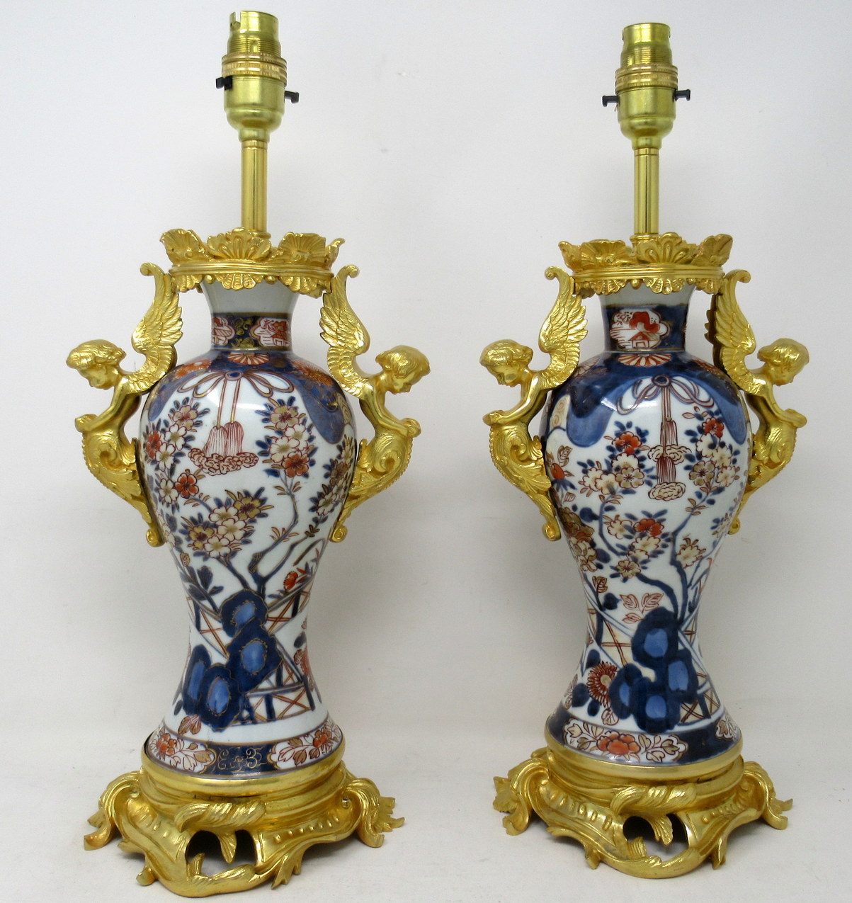 782. Antique Pair Japanese Chinese Imari Porcelain Ormolu Table Lamps Cherubs Gilt - Image 5