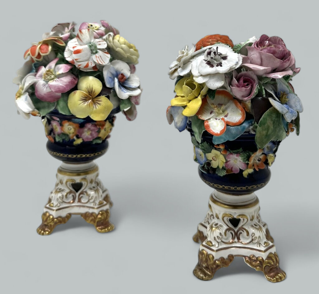 264. Antique Regency English Crown Derby Porcelain China Pair Urns Vases 1815-1825