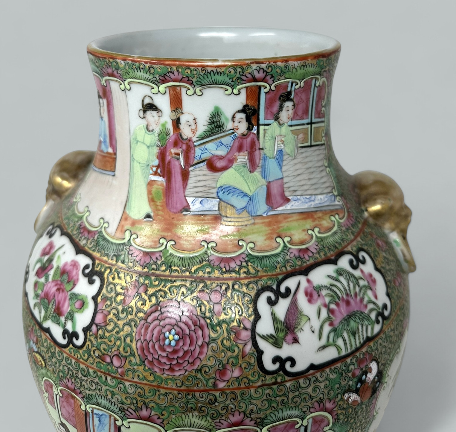 953. Antique Pair Famille Rose Medallion Canton Cantonese Chinese Fo Dog Vases Urns - Image 10