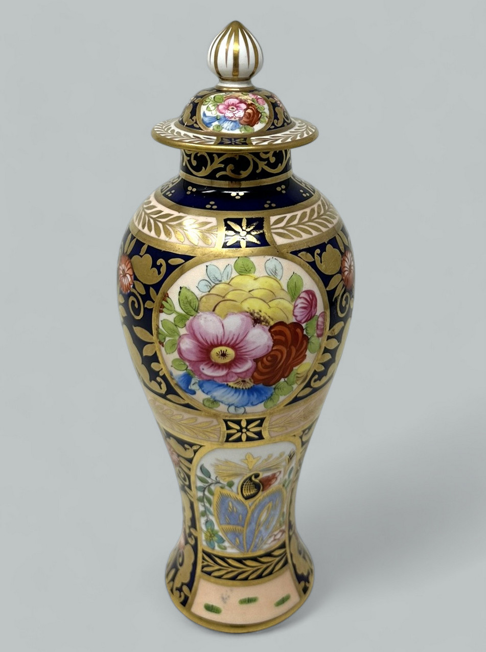 993. Antique English Crown Derby Staffordshire Bone China Urn Vase Centerpiece 19C