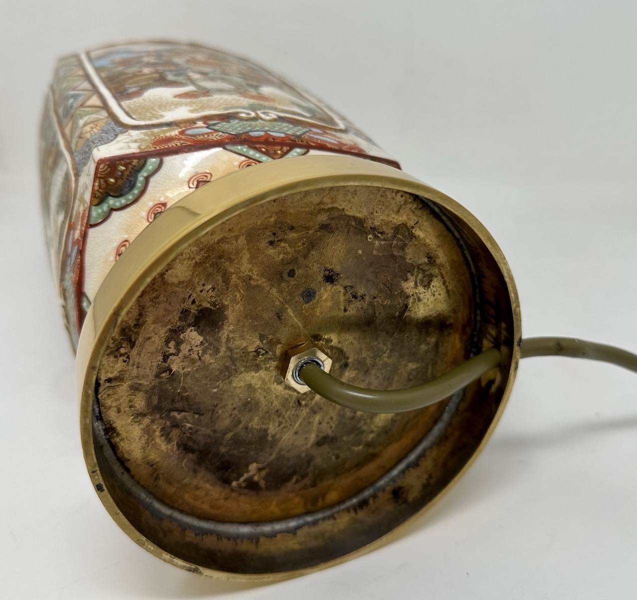 872. Antique Pair Japanese Satsuma Table Lamps Vases Urns Meiji Period 1868-1912 - Image 12