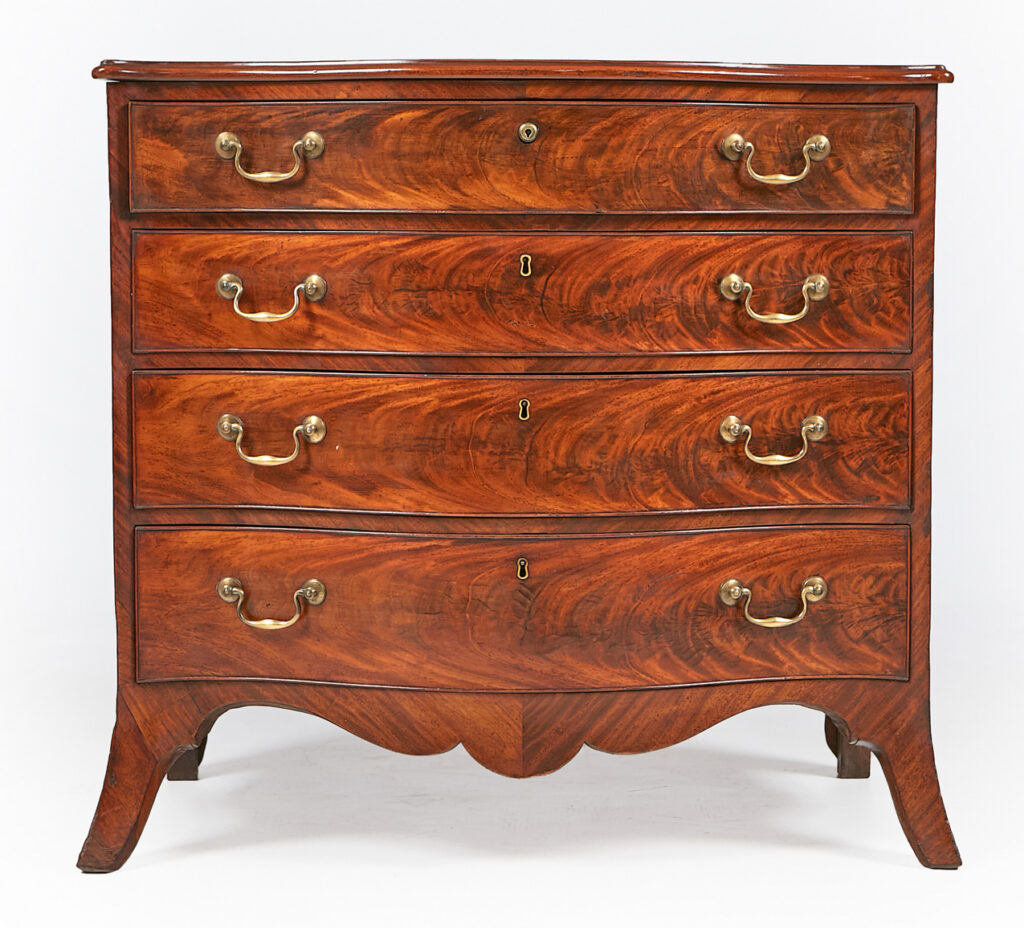072. George III Mahogany Serpentine Chest Drawers attributed to Gillows of Lancaster 18th Century