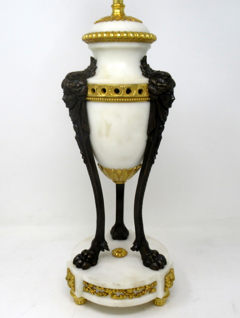 684. Antique Pair of French Ormolu Gilt Bronze White Cream Marble Urns Table Lamps - Image 4