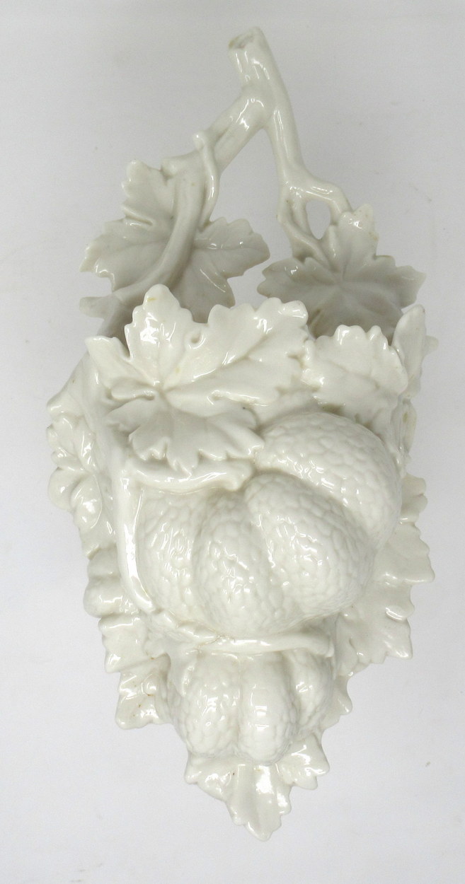 650. Rare Irish Belleek Porcelain Flower Vase Holy Water Font First Period Black Mark 1863-1891 - Image 2