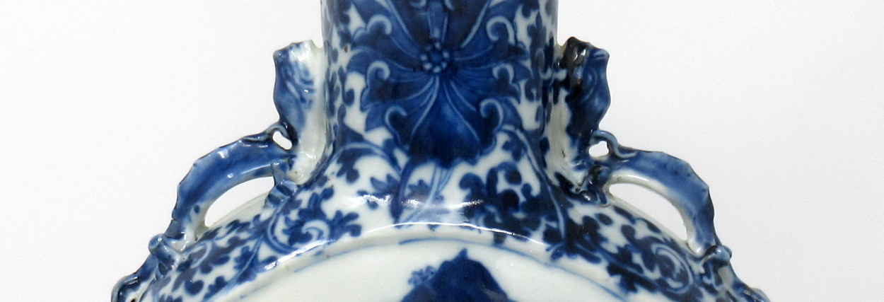 328. Superb LARGE Chinese Export Porcelain Hand Painted Blue White Moon Flask 19th Ct - Image 10