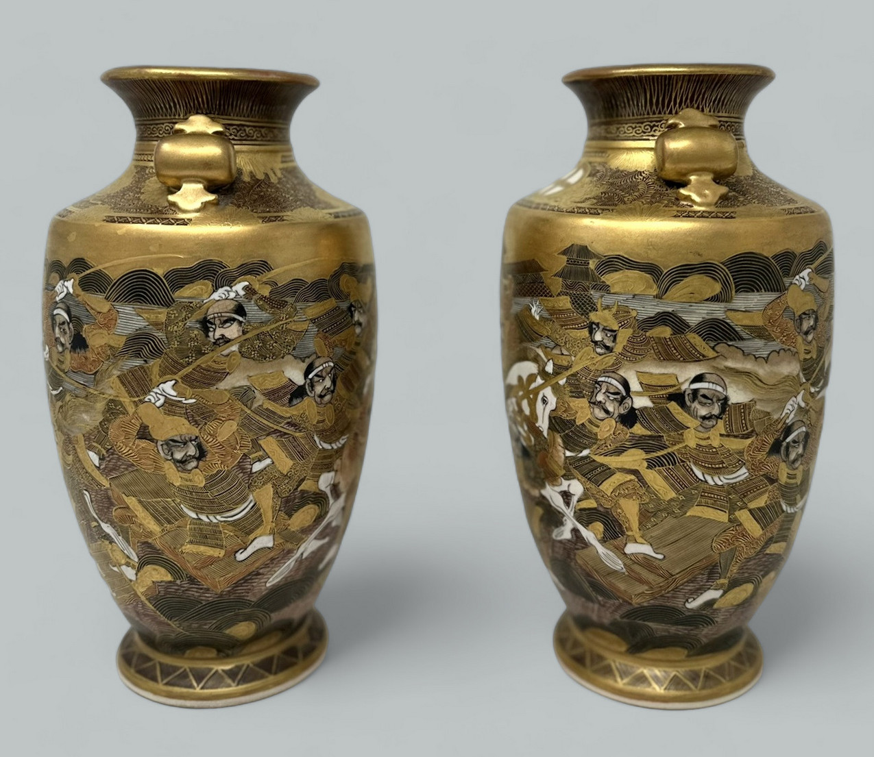563. Antique Pair Japanese Satsuma Hand Painted Vase Urns Meiji Period 1868-1912 - Image 3