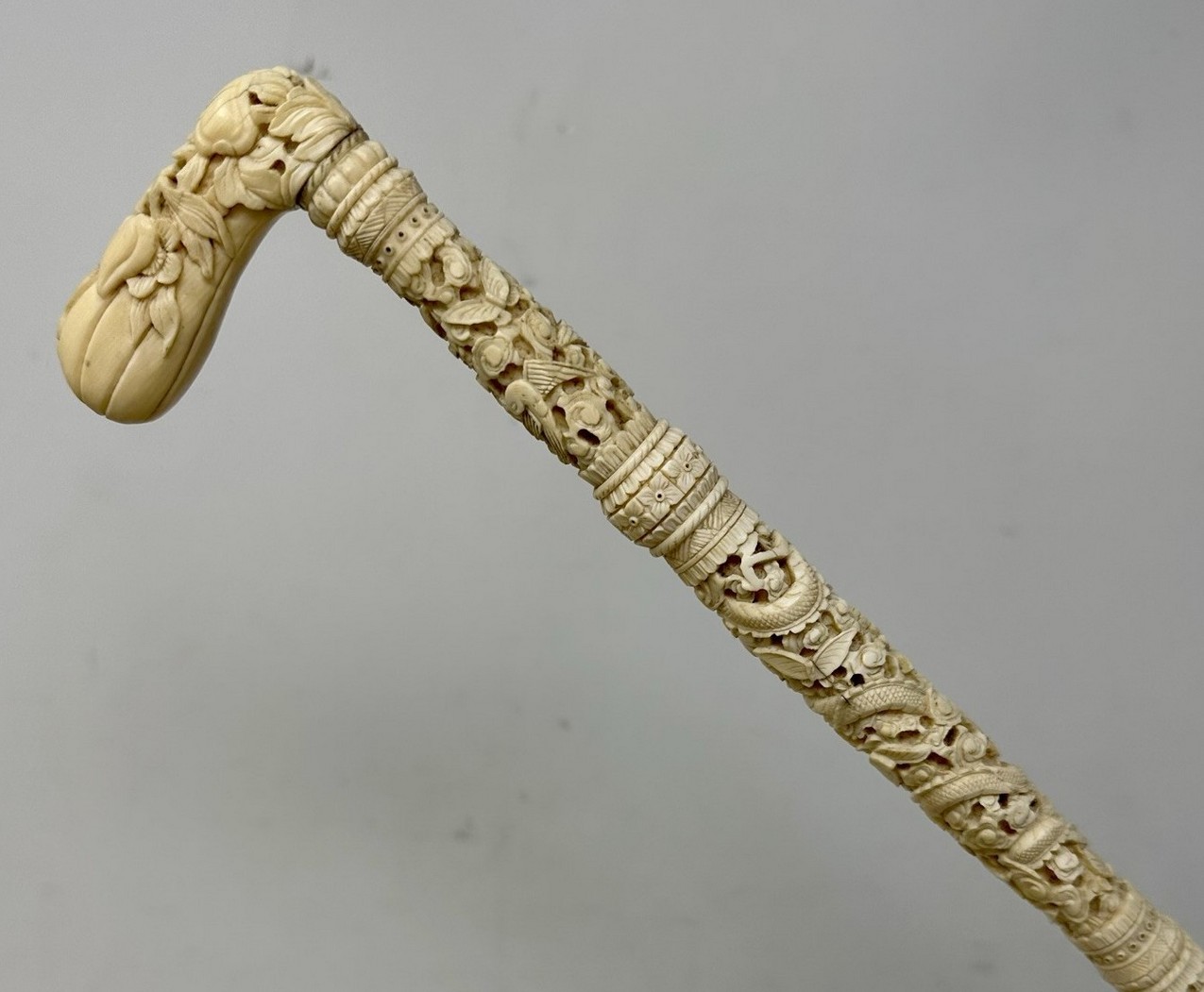 688. Antique Victorian Vintage Chinese Ivory Bovine Walking Stick Cane Carved Dragon - Image 4
