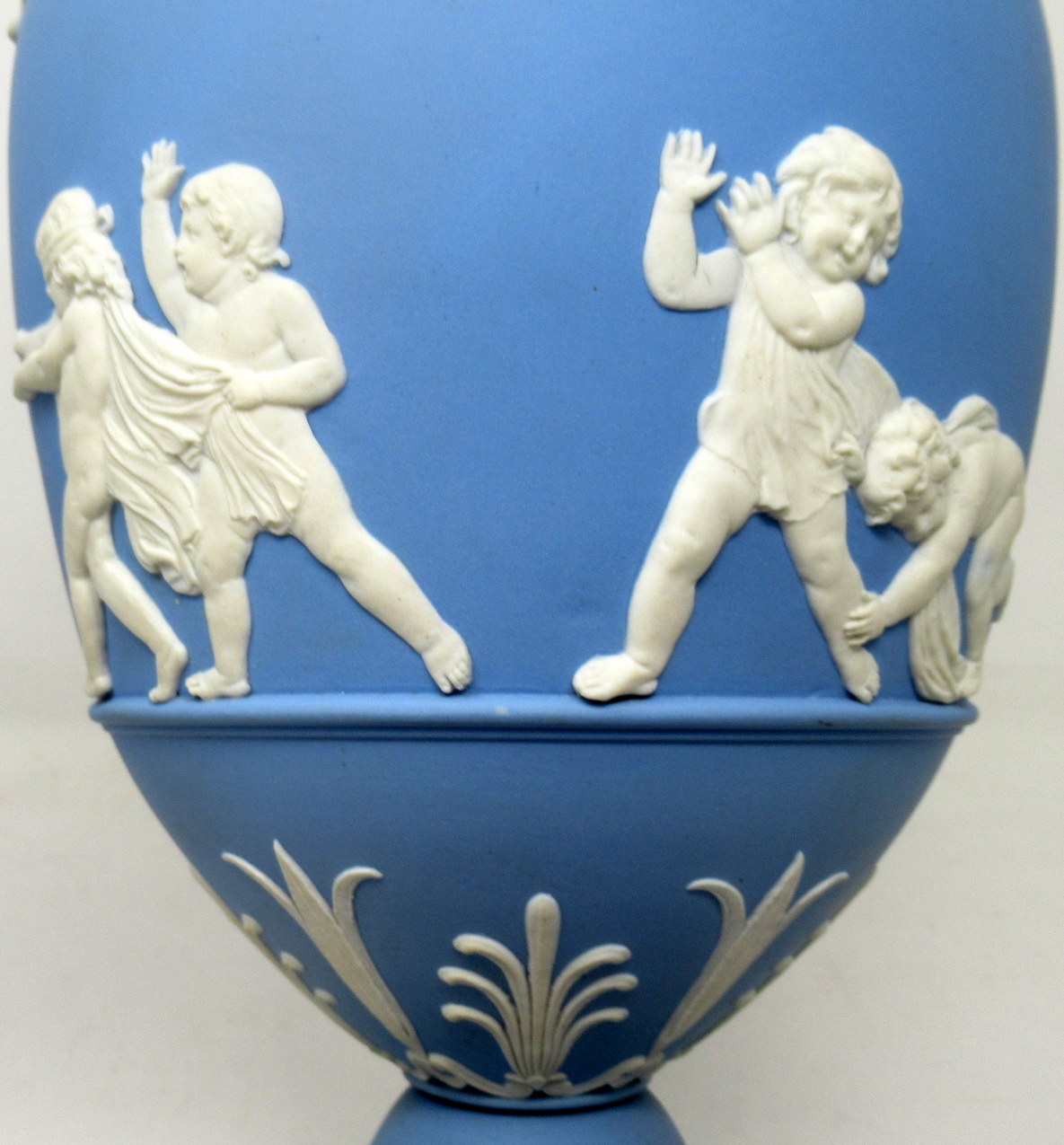 093. Antique Pair of Blue Wedgwood Jasperware Ceramic Urns Vases John Flaxman Cherubs - Image 7