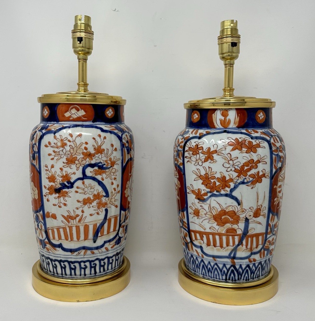 335. Antique Pair Japanese Chinese Imari Porcelain Ormolu Table Lamps Blue Red Gilt - Image 3
