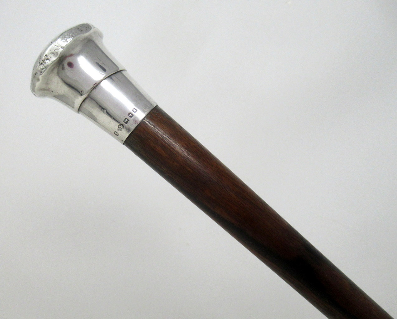 920. Fine Rosewood Walking Swagger Cane Jonathan Howell Silver Grip London 1929