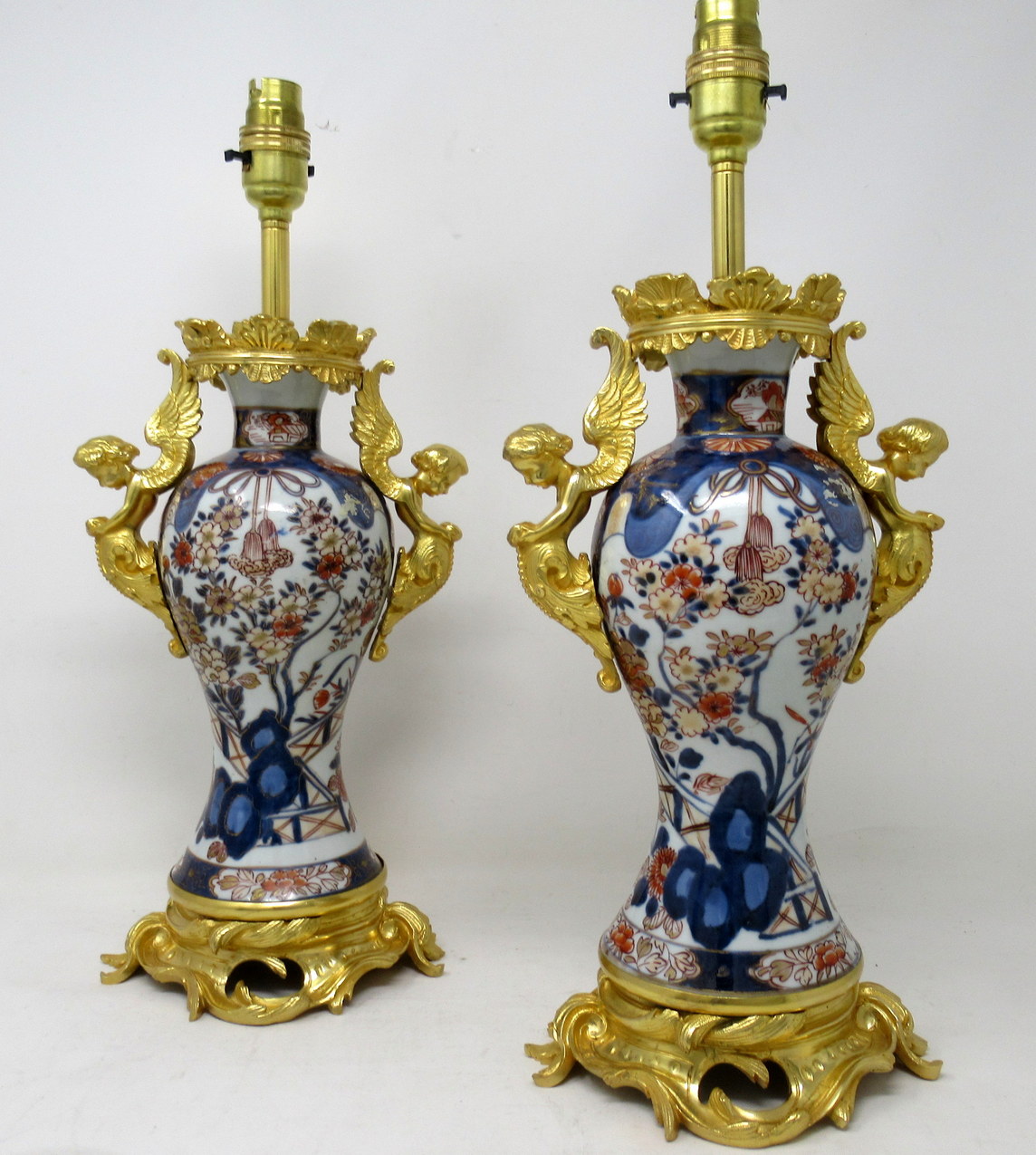 782. Antique Pair Japanese Chinese Imari Porcelain Ormolu Table Lamps Cherubs Gilt