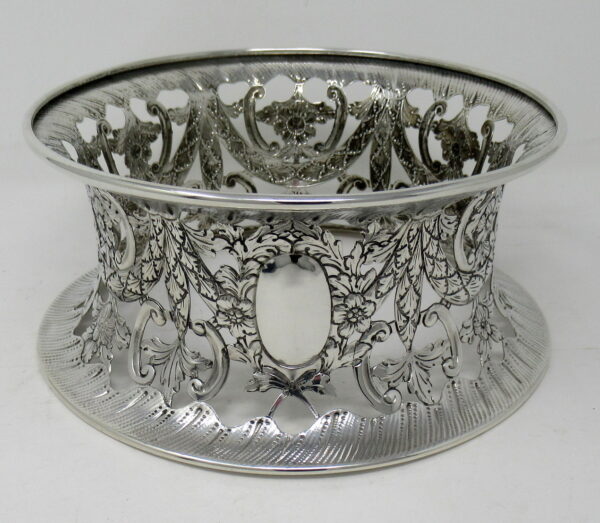 462. Large Irish Style Silver Dish Ring Birmingham 1913 Williams Ltd. 14.2 ozs