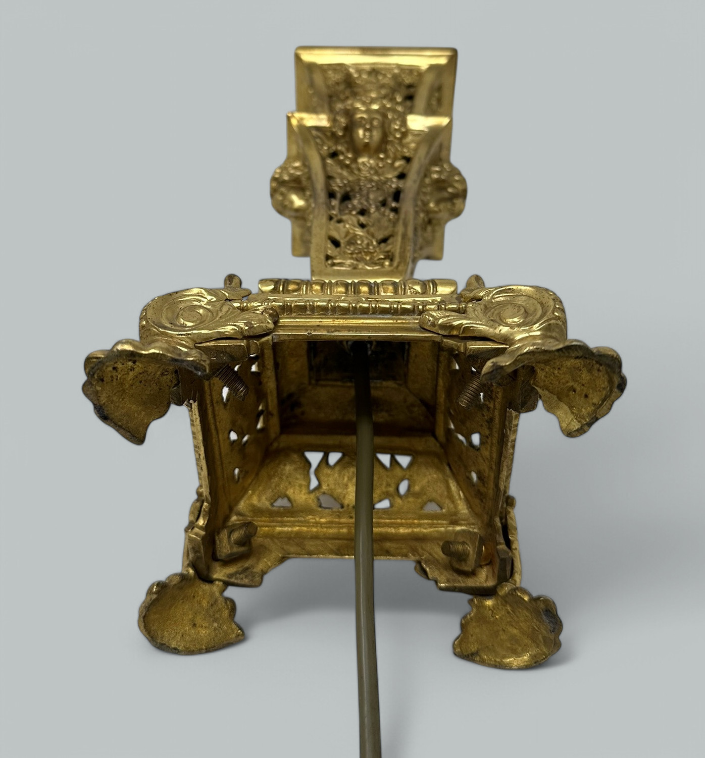 135. Antique French Doré Bronze Neoclassical Ormolu Gilt Electric Table Lamp - Image 8