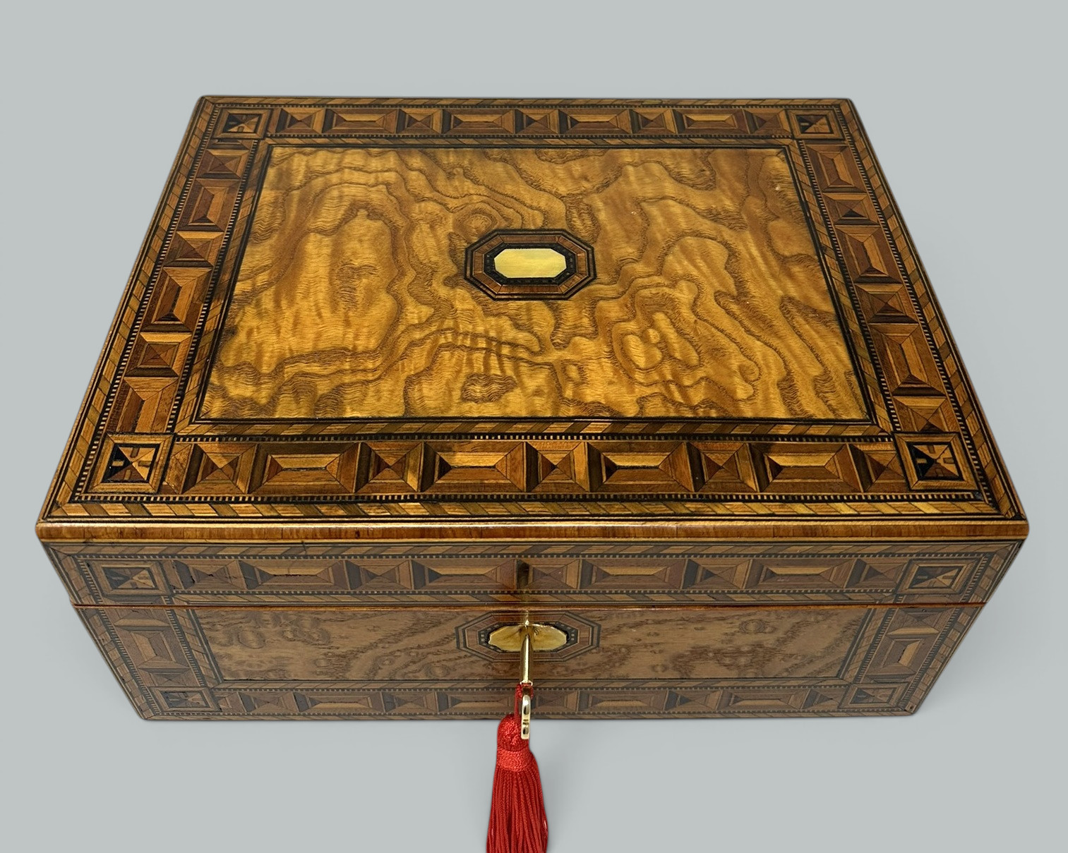 134. Antique Vintage English Burl Walnut Wooden Marquetry Victorian Jewelry Box 19Ct
