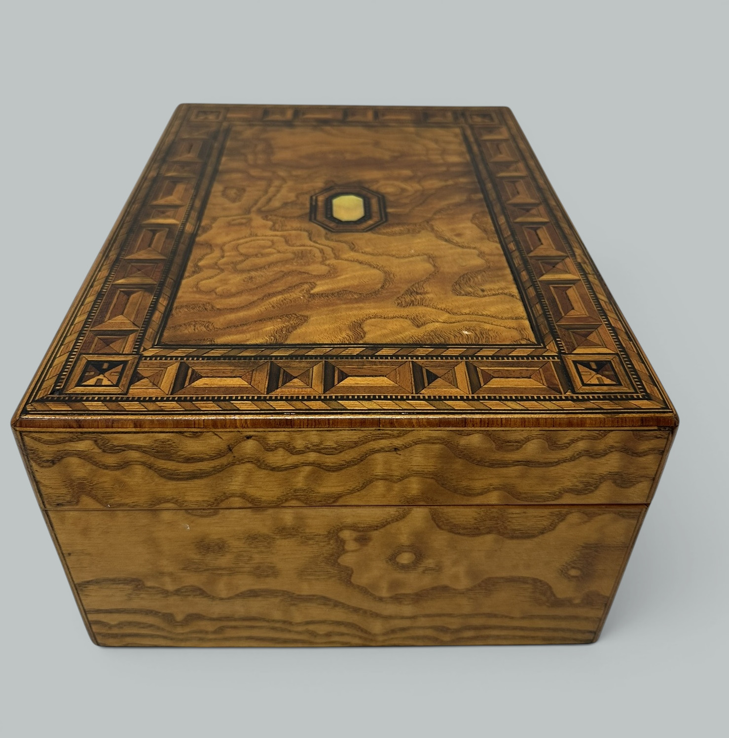 134. Antique Vintage English Burl Walnut Wooden Marquetry Victorian Jewelry Box 19Ct - Image 8