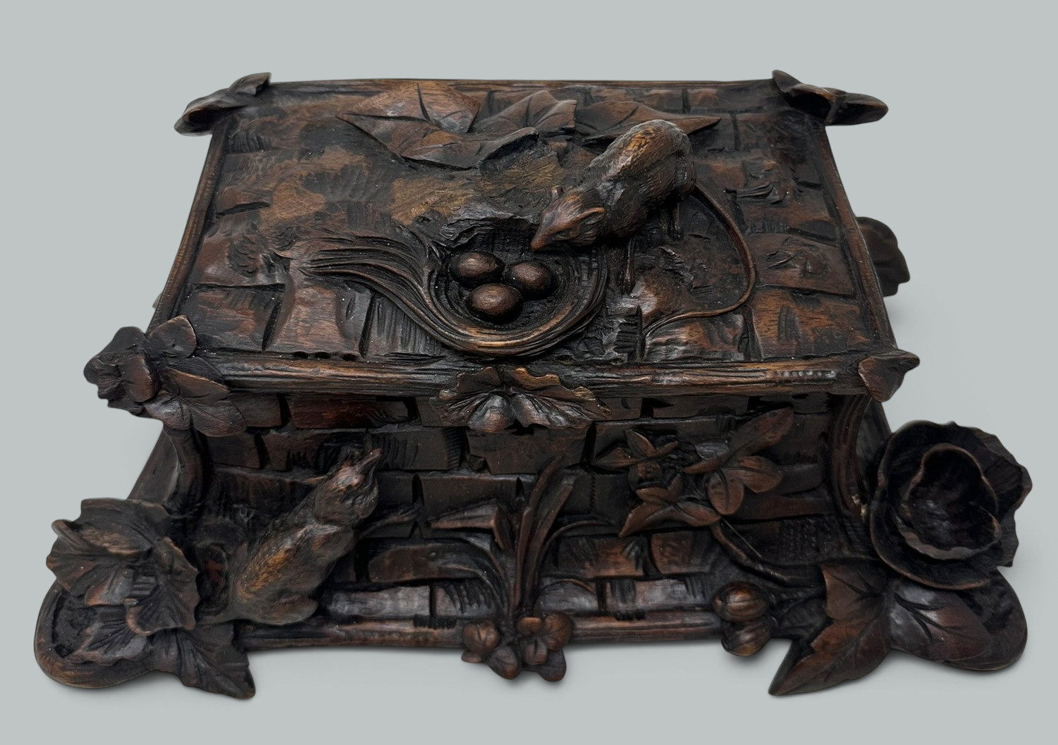 607. Antique Vintage Ladys Black Forest German Wooden Jewelry Box Casket Rodent 19Ct - Image 2