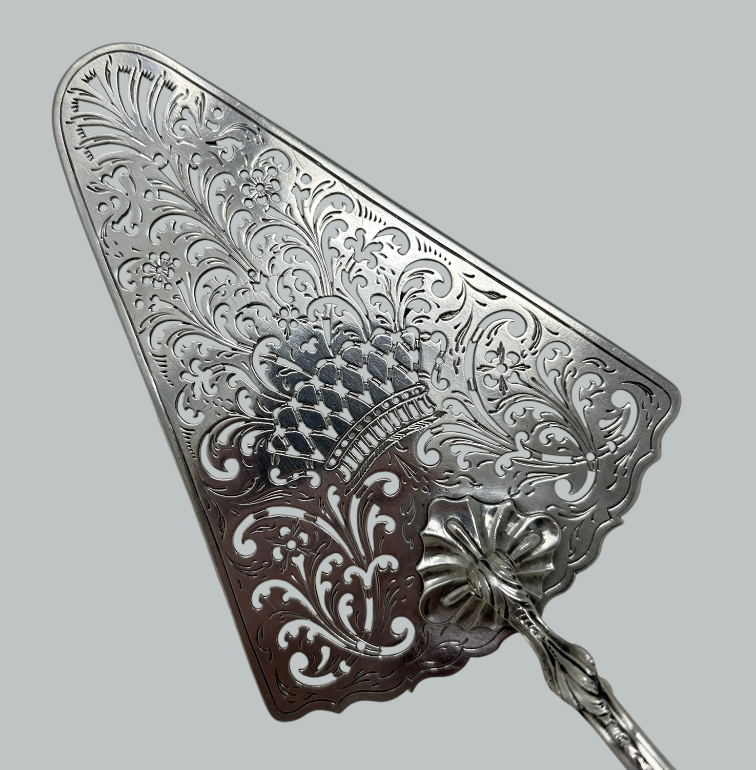 073. Antique English Georgian Sterling Silver Cake Fish Slice Trowel 1765 18th Century - Image 2